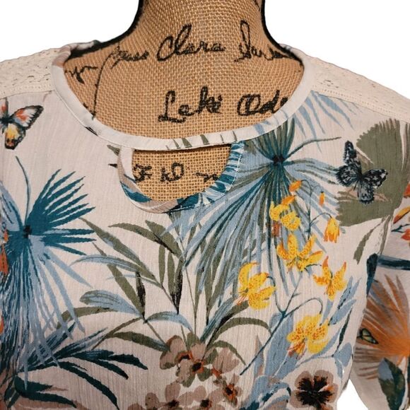 Tropical Keyhole front Shoulder laced Top Med and Large Available NWOT - Picture 4 of 6